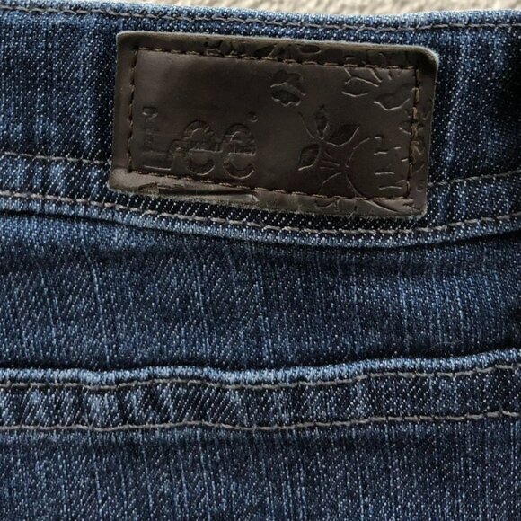 Lee Womens Jeans Size 10 Short Classic Fit Straight Blue Denim Casual High Rise - Picture 11 of 14